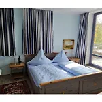 With 1 Bedroom *