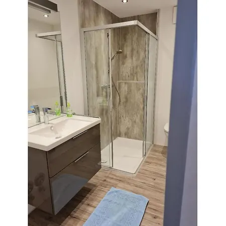 With 1 Bedroom *